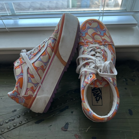 UV Platform Vans - Picture 2 of 5